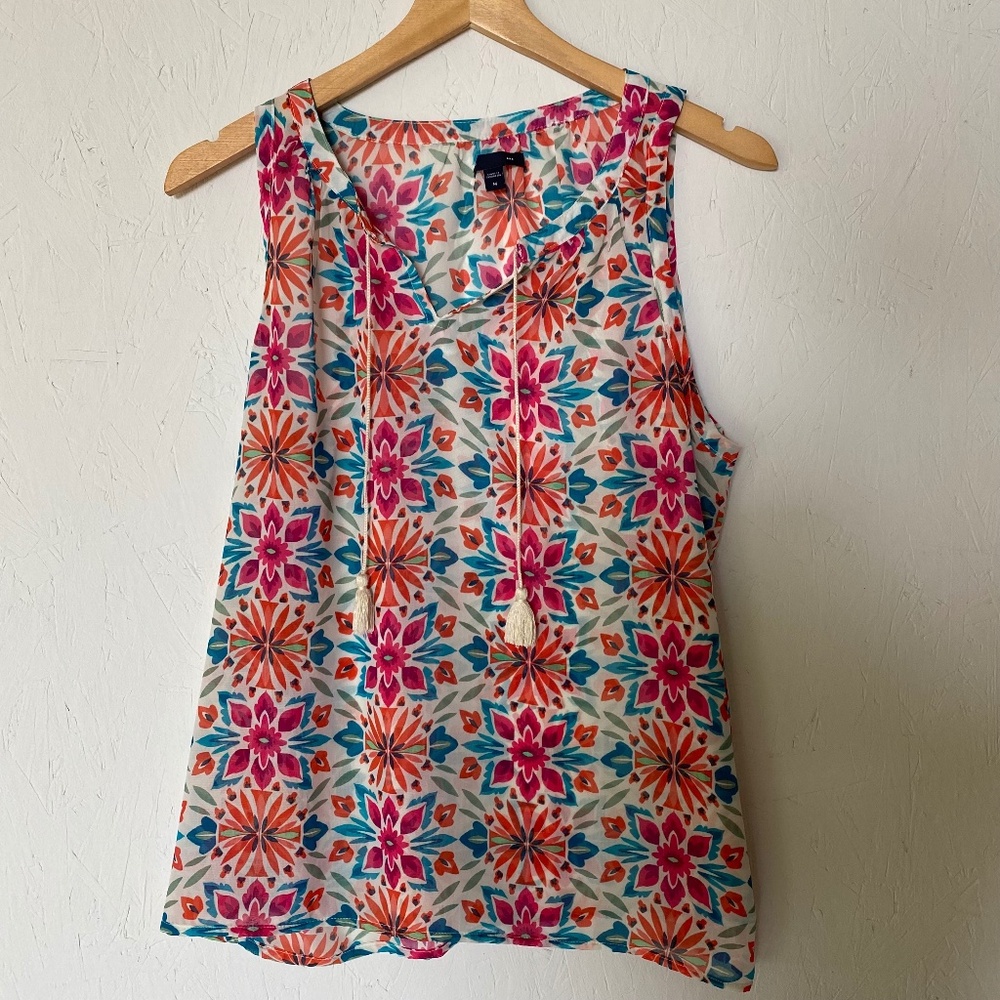 GAP sleeveless colorful polyester blouse medium